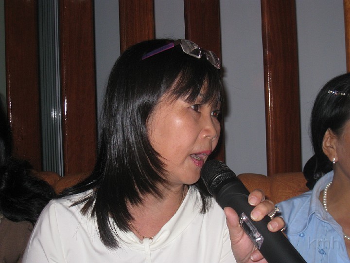 Mai Huong voi Thay Co Quan Thay Sinh_IMG_0085.jpg